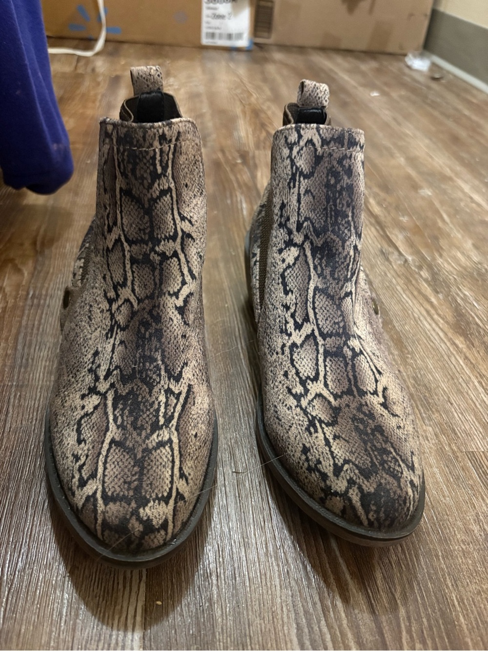 Dominique Snake-Print Chelsea Boots - Beige & Black